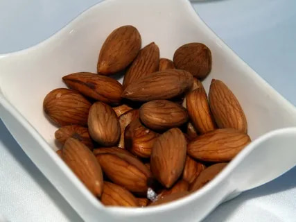 تصویر 1 از قیمت بادام درختی درشت  با کیفیت ارزان + خرید عمده